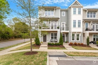Building Photo - 701 Peakland Pl