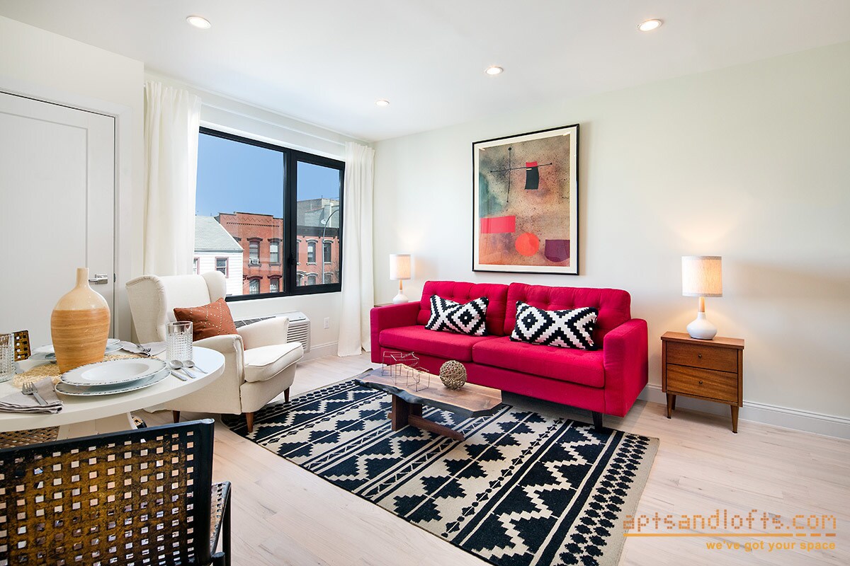 Foto principal - 691 Marcy Ave