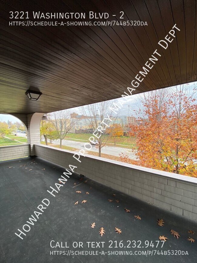 Building Photo - Spacious 2 Bedroom 2nd Floor Apt in Clevel...