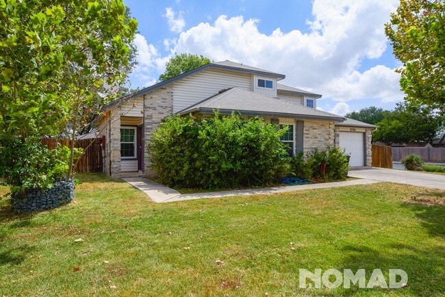 Building Photo - 2700 Cedar Ln