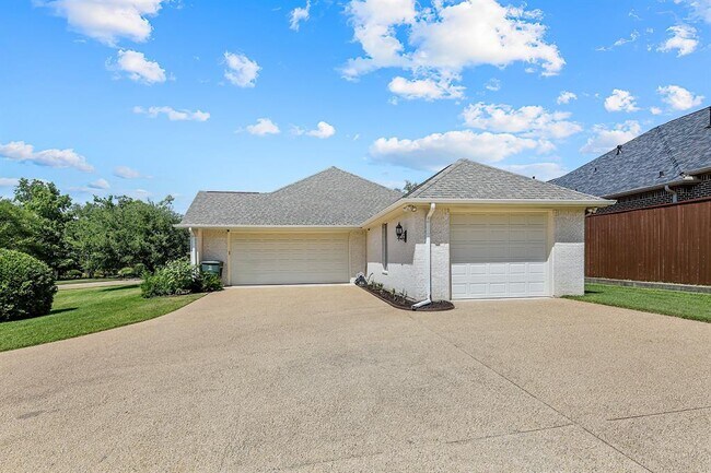 Foto del edificio - 3240 Walnut Creek Ct