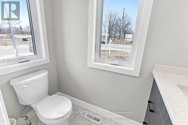 Photo du bâtiment - 3557-3557 Colonel Talbot Rd