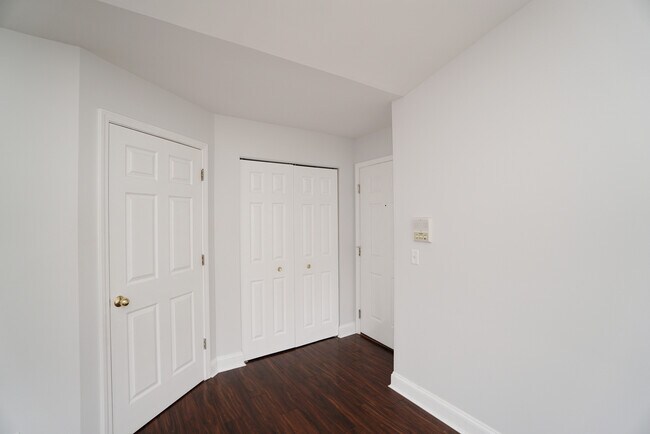 Building Photo - 1139 N Red Oak Cir