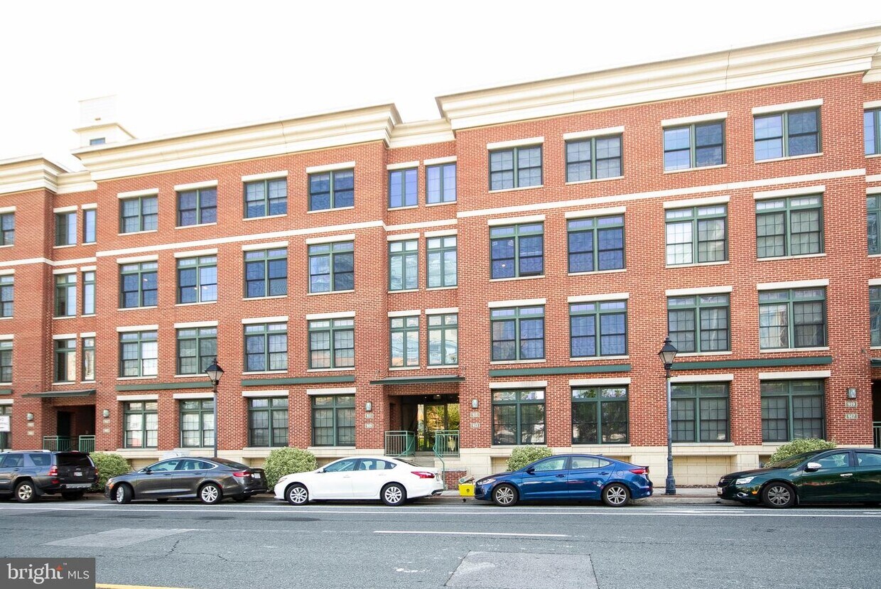 Primary Photo - 921 S Caroline St