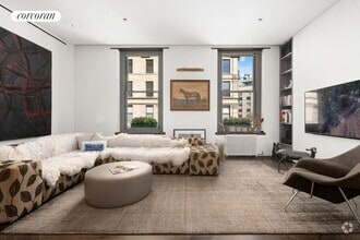 Building Photo - 131 Watts St