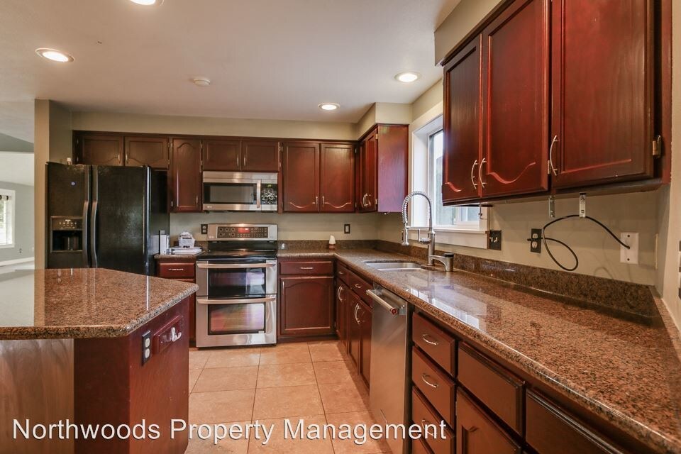 Foto principal - 3435 Honeywood St
