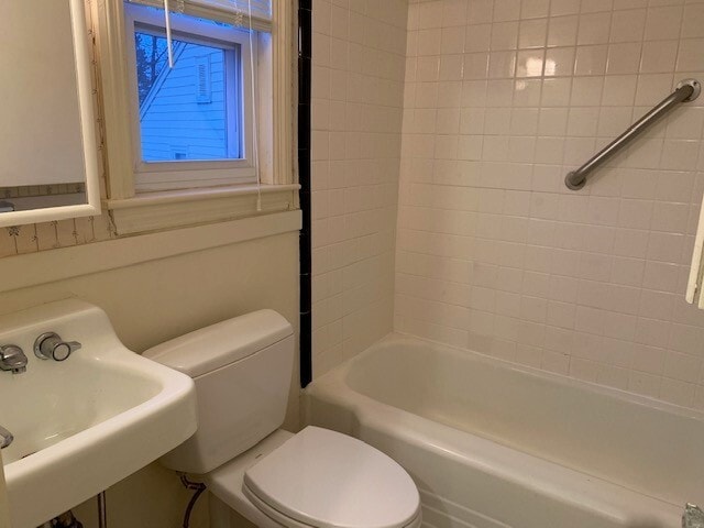 Photo - 25 Turner St Apartments