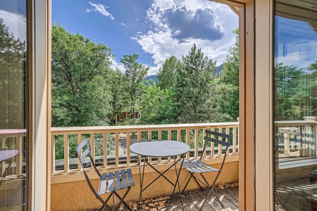 Building Photo - West Boulder 4 BDR Home - Walkable to Ever...