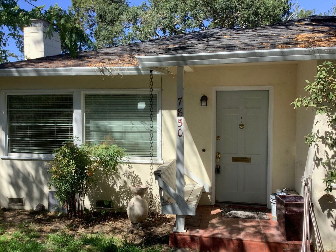 Primary Photo - Cute 3 bedroom 2 bathroom home in Sebastopol