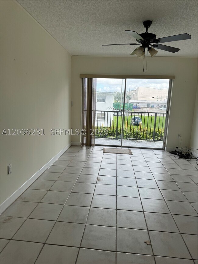 Foto del edificio - 5731 NW 36th St