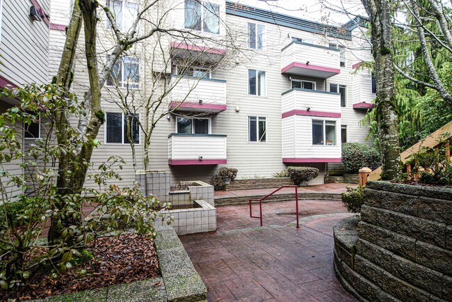 Building Photo - Shoreline Two Bedroom Condo