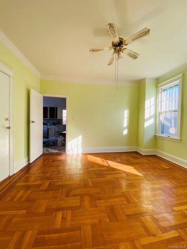 Foto del edificio - 57-19 64th St