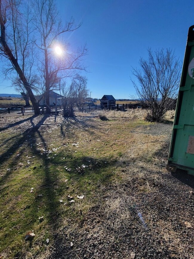 Building Photo - 1 bed/1 bath in Adin CA