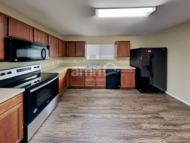 Foto del edificio - 8505 Hawkview Dr
