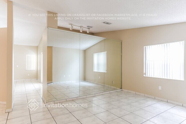 Building Photo - 4705 SW 143rd Ave
