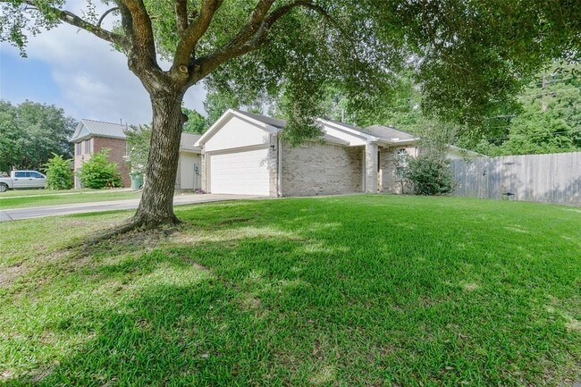 Building Photo - 24415 Strong Pine Dr