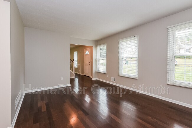 Building Photo - 461 Barnsdale Dr