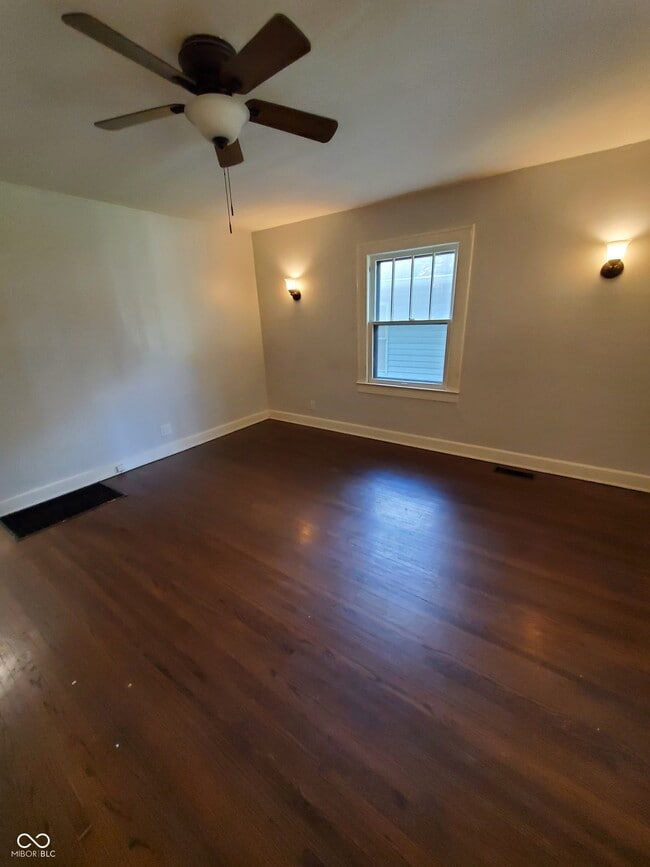 Building Photo - 136 S Johnson Ave