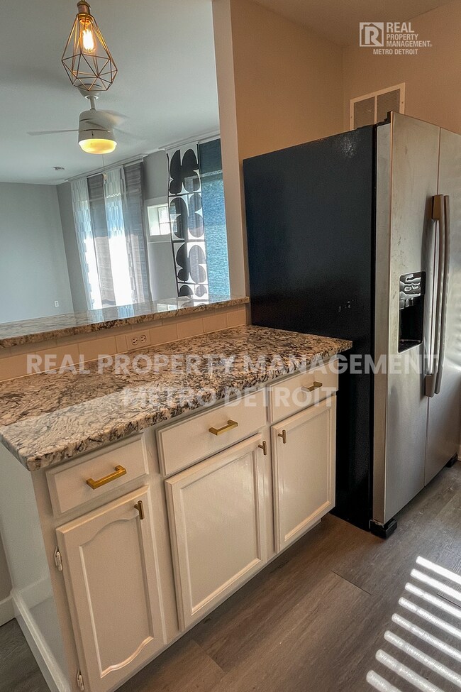 Foto del edificio - 22148 Dante St