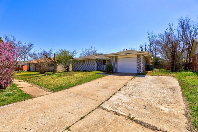 Building Photo - Very Nice 3 Bed 2 Bath in Del City!