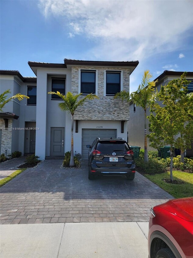 Foto principal - 25278 SW 108th Ave