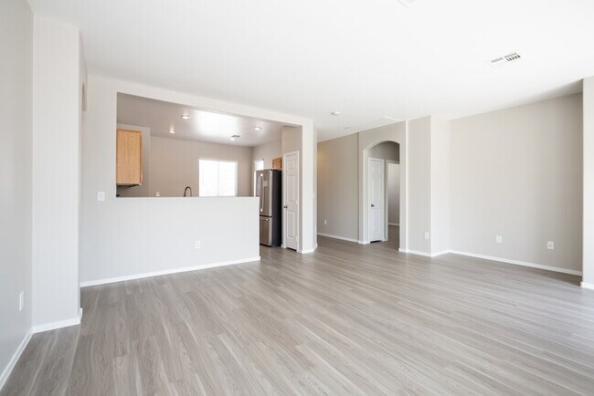 Building Photo - 1015 Cove Palisades Dr