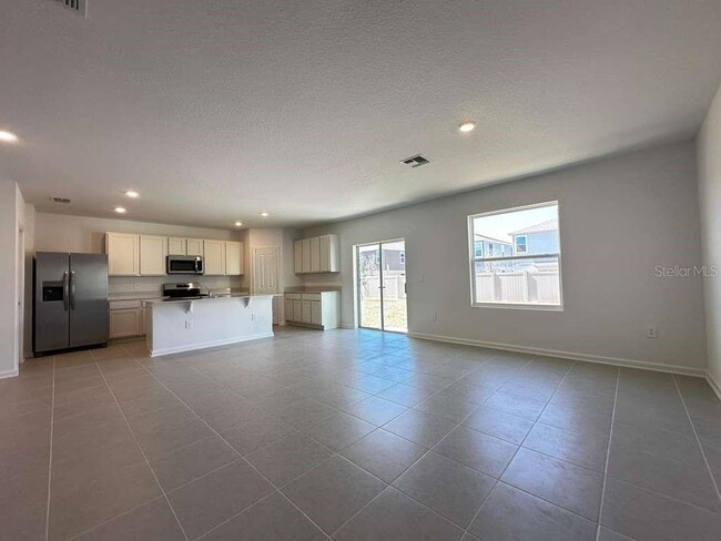 Building Photo - 5431 Meadow Walk Dr