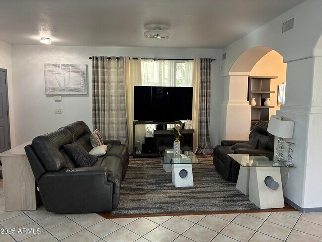 Foto del edificio - 13438 W Rose Ln