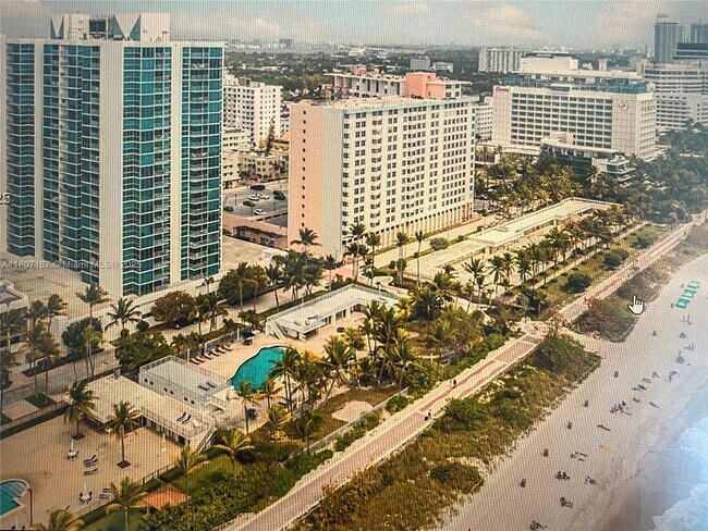Building Photo - 2655 Collins Ave