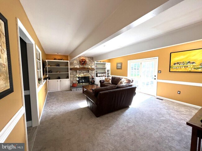 Foto del edificio - 738 Shearer St