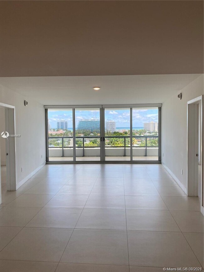 Foto del edificio - 9261 E Bay Harbor Dr