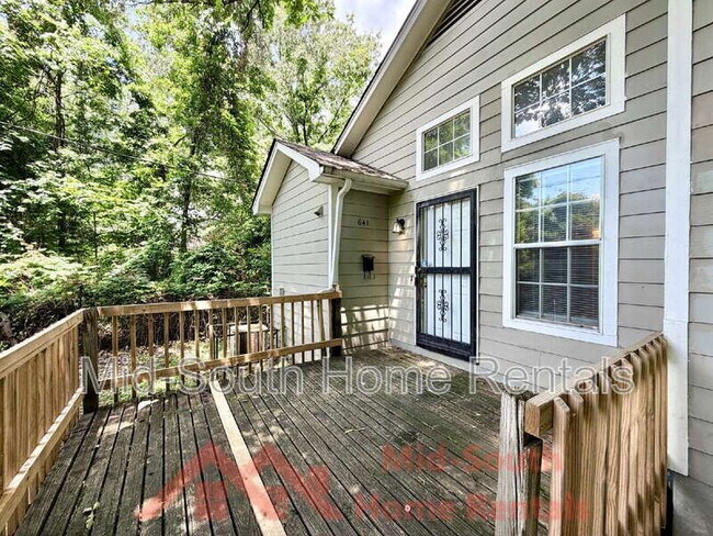 Building Photo - 641 Lagrange Pk Cv