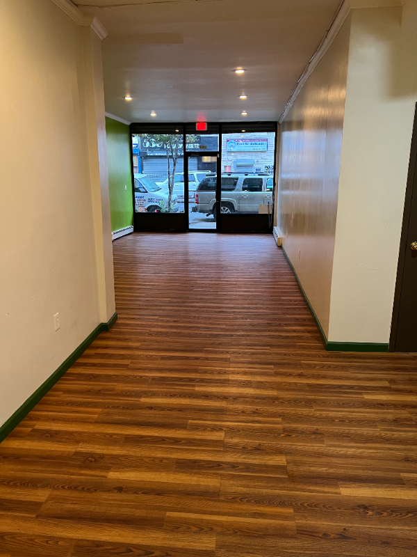 Building Photo - 533 Sutter Ave