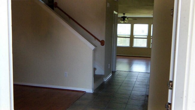 Foto del edificio - 10219 Riderdale Park Ln