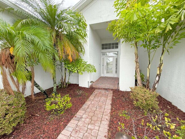 Building Photo - 3-Bed, 3-Bath Gem on Wedgemere Drive, Trin...