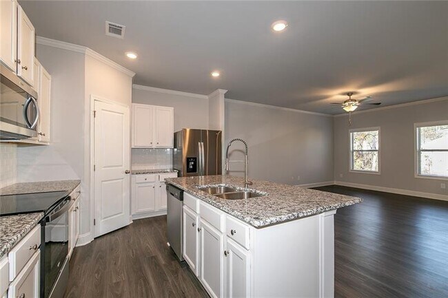 Building Photo - 5238 Pinnacle Walk Dr