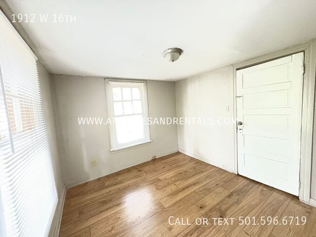 Building Photo - 1912 W 16th-