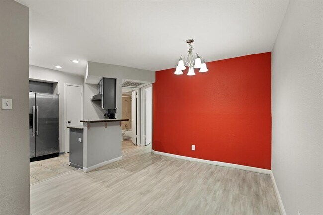 Foto del edificio - 10811 Richmond Ave.