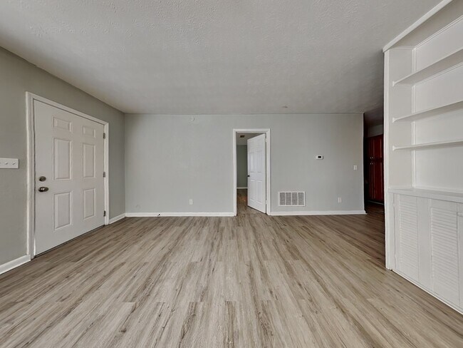 Building Photo - 5718 Porsche Rd