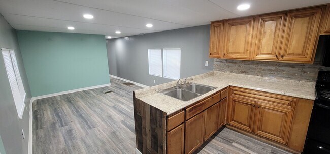 Foto del edificio - 9660 Valerie St