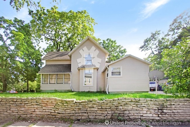 Building Photo - 135 Indiana Ave SW