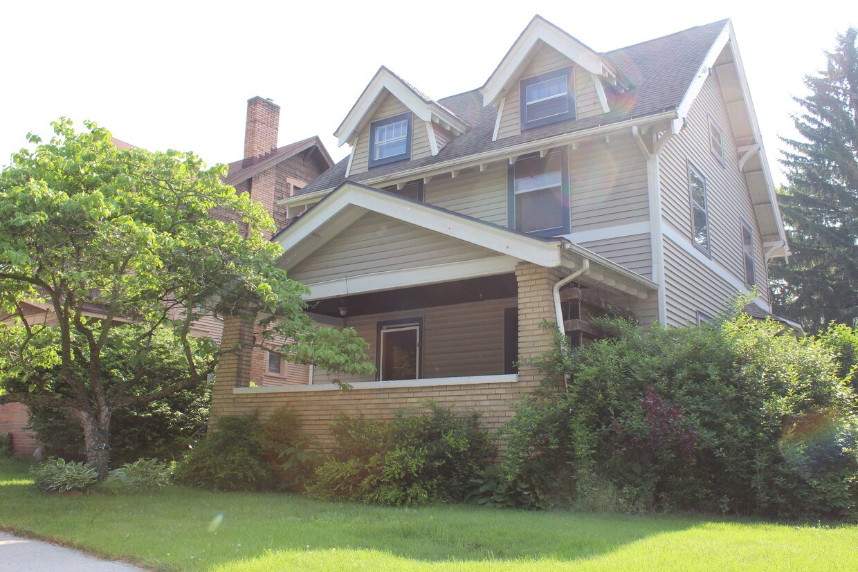 Foto principal - 44 John Ball Park Dr NW