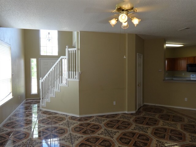 Building Photo - 1304 Mae Drive