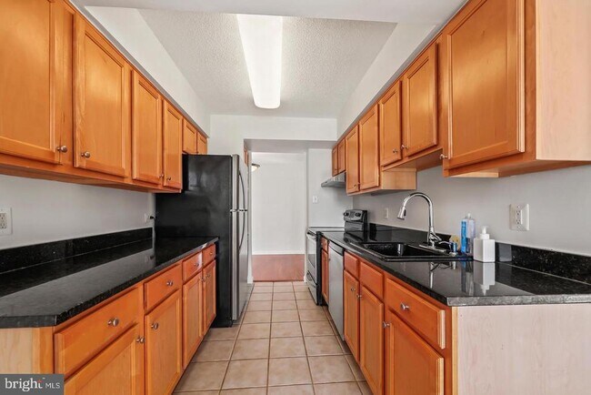 Foto del edificio - 4500 S Four Mile Run Dr