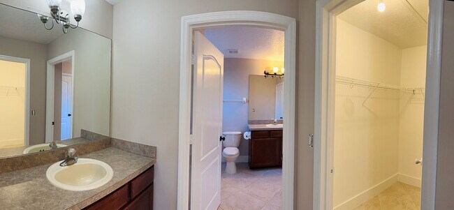 Building Photo - 14015 Deep Lake Dr