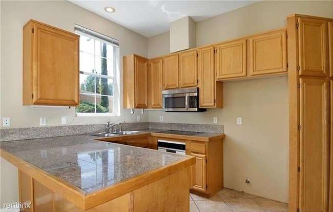 Building Photo - 3 br, 2.5 bath  - 1086 S Rossano Way