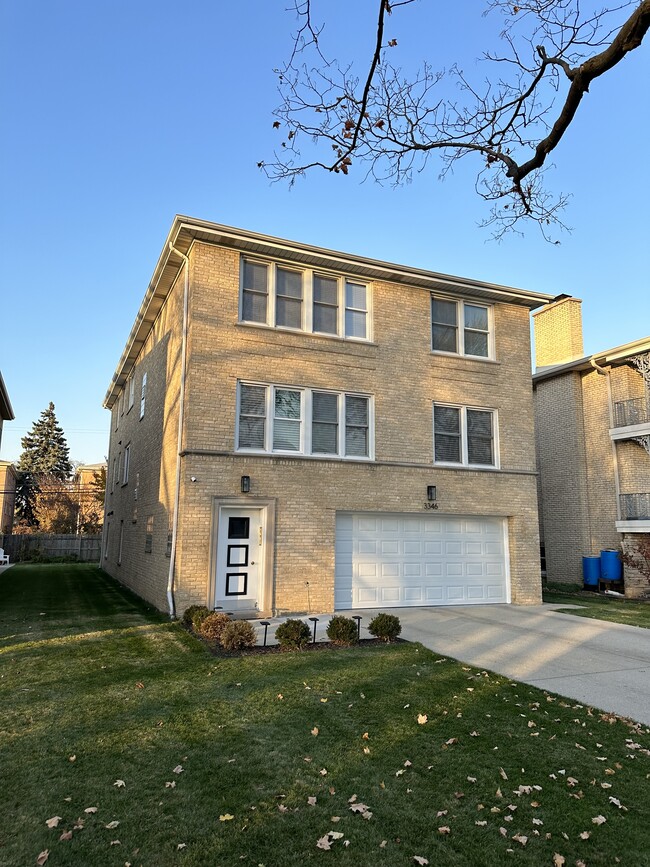 Building Photo - 3346 W Columbia Ave