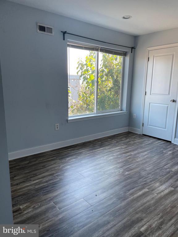 Building Photo - 1257 N Newkirk St