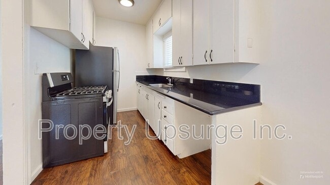 Building Photo - 2063 Park Ave