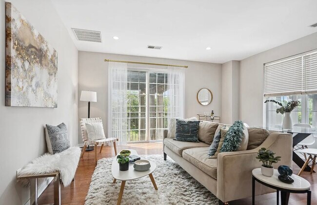 Photo - 443 2nd St Apartment